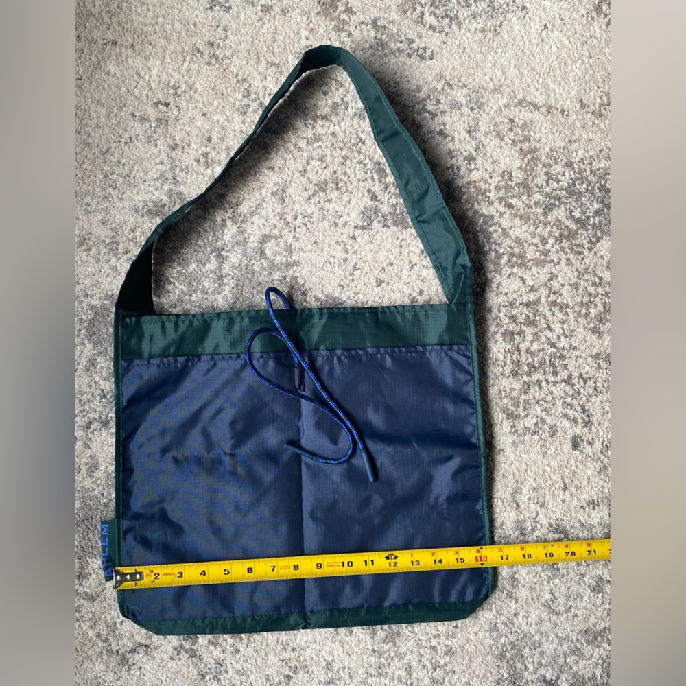 AHLEM Carryall Tote - Picture 3 of 12